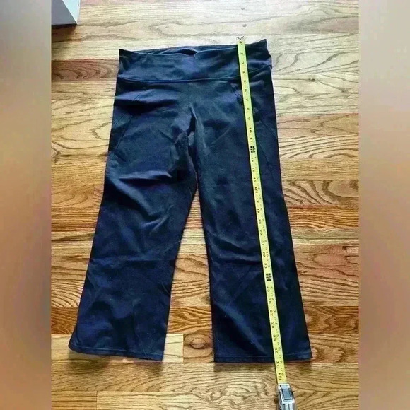 Athleta Activewear Capris - Medium - Black - Picture 5 of 10